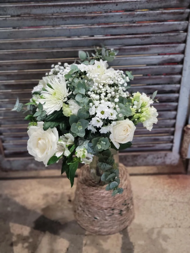 douceur blanche, par La Grange Fleurie, fleuriste à Quincy-Voisins