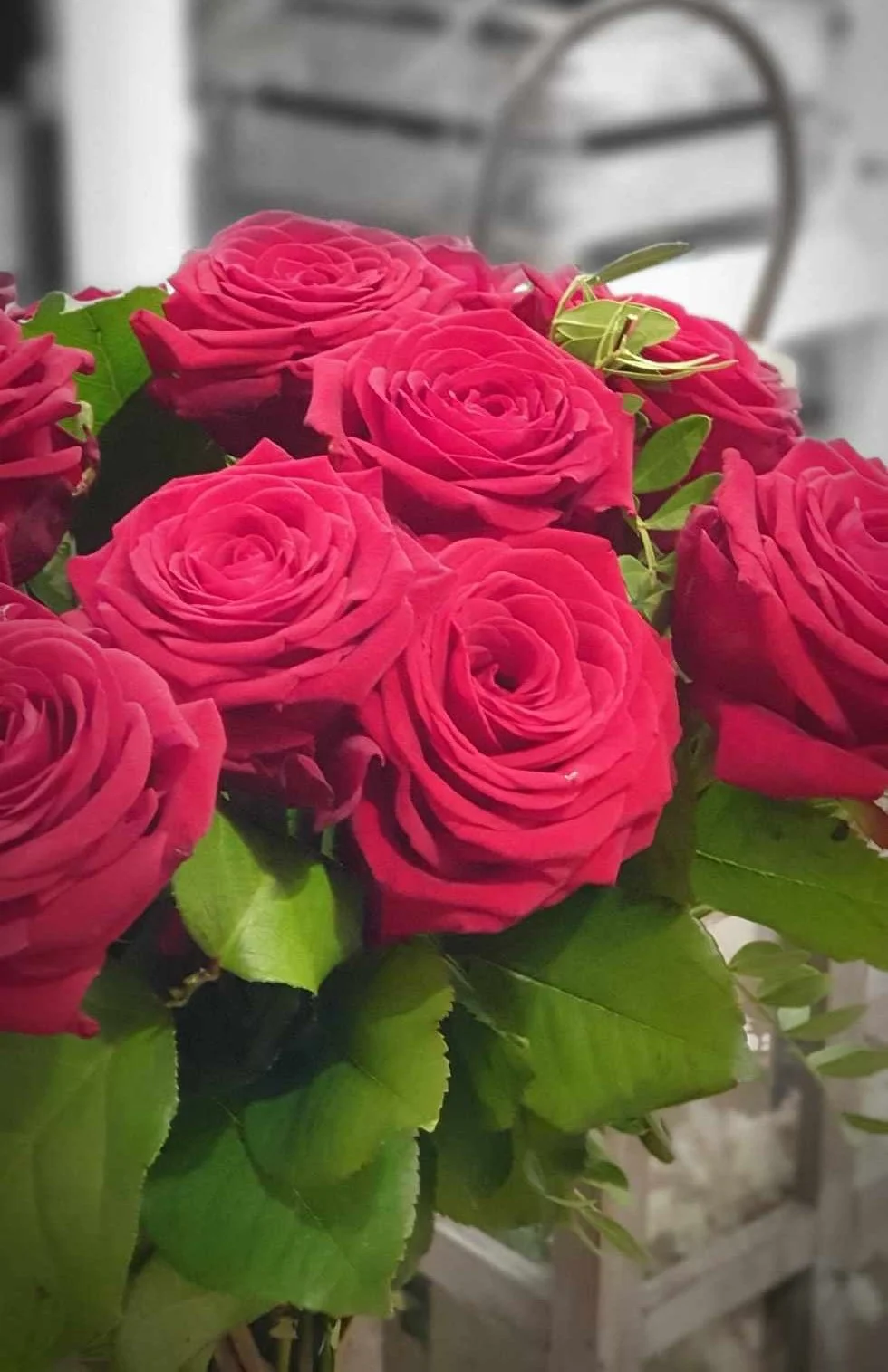 Bouquet de roses rouges, par Fleurs Baccara, fleuriste à Dour