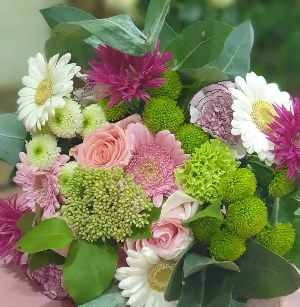Bouquet rose, vert, fushia et blanc, par Fleurs Baccara, fleuriste à Dour