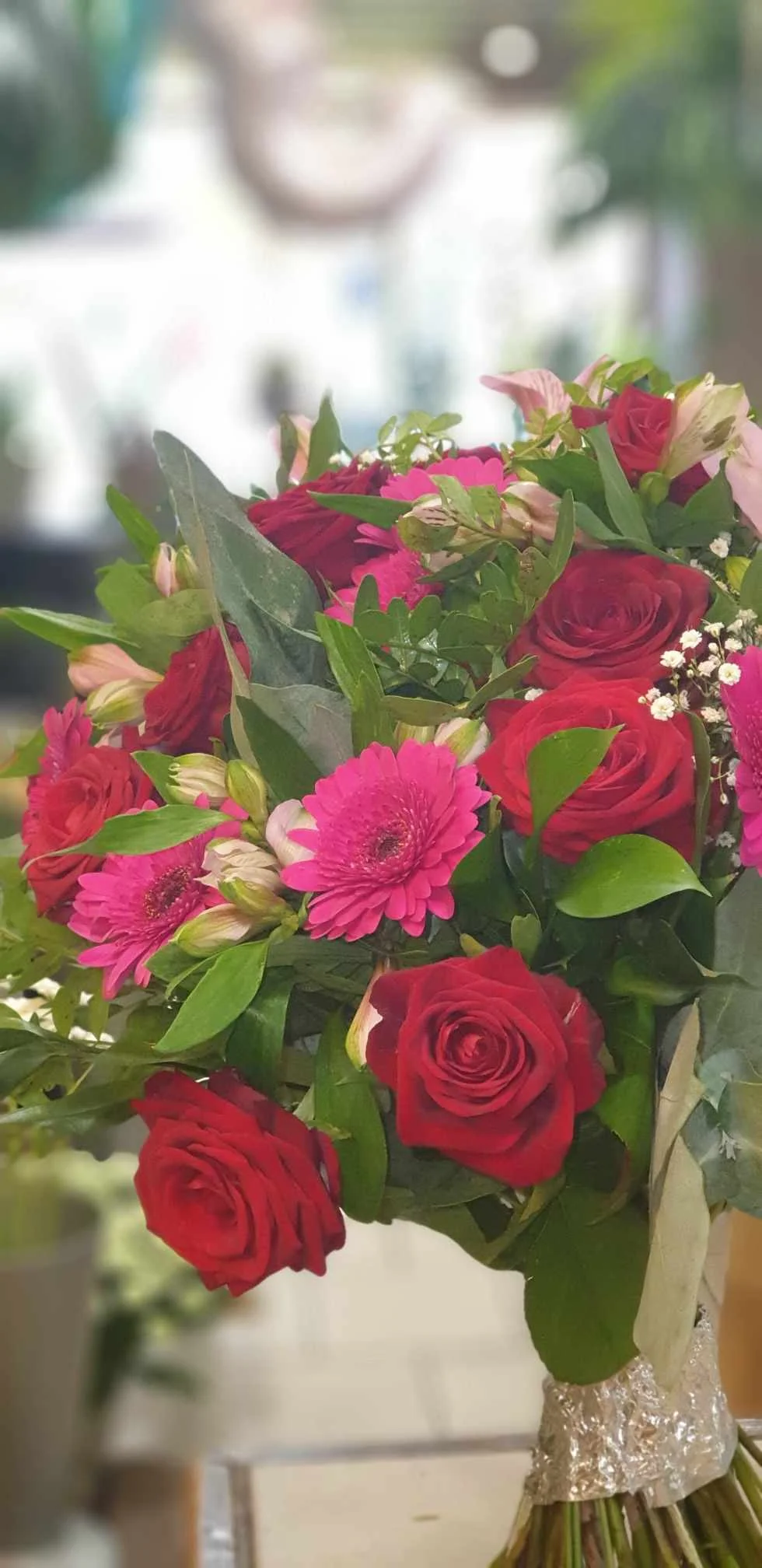 Bouquet rose et rouge, par Fleurs Baccara, fleuriste à Dour