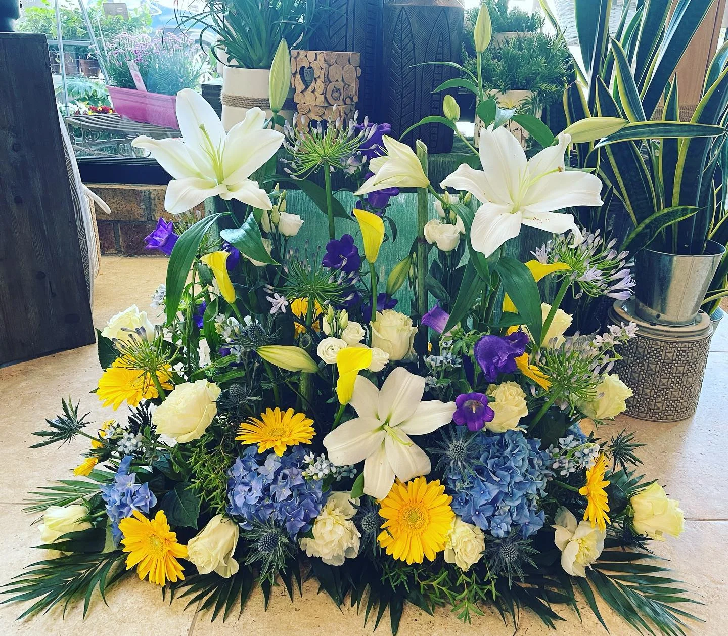 Devant de tombe, par Florilys, fleuriste à La Chaussée-Saint-Victor