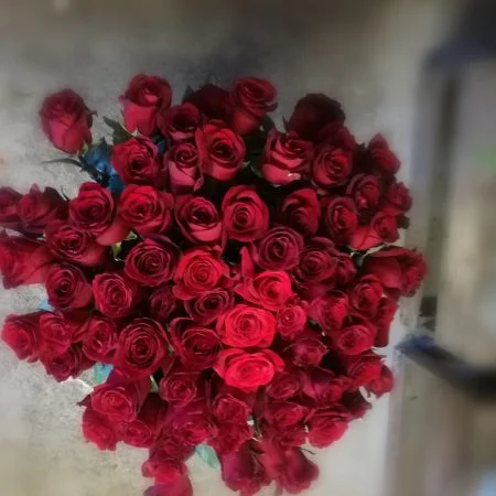 Bouquet de roses rouge à la pièce, par Au fil des pétales, fleuriste à Saint-Geoire-en-Valdaine