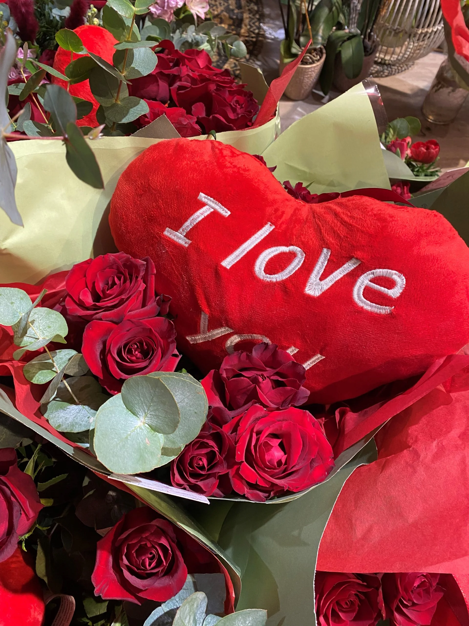 Peluche Love, par Magnolia Fleuriste, fleuriste à Antibes