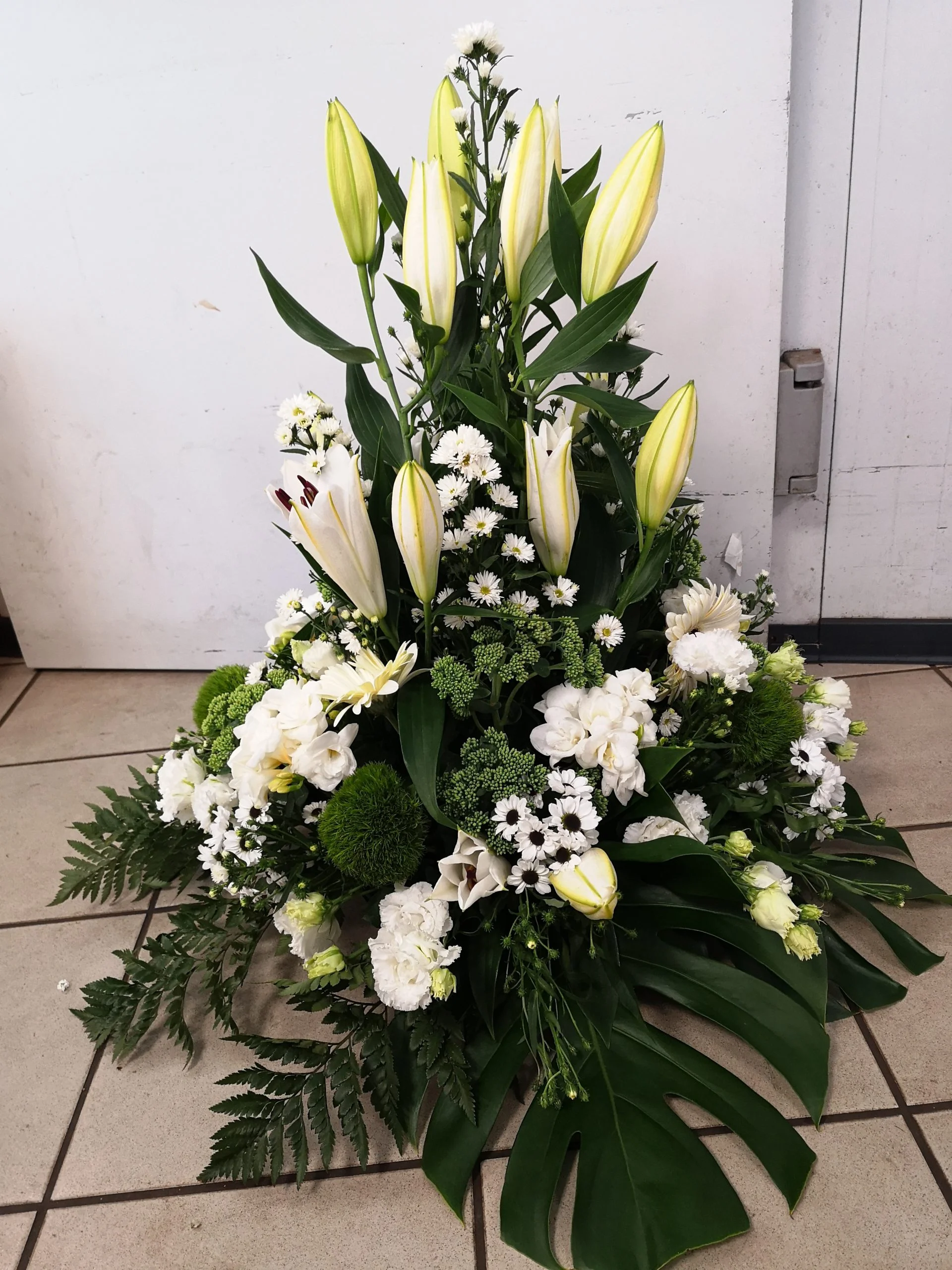 Coussin conique, par Montluçon Fleurs, fleuriste à Montluçon