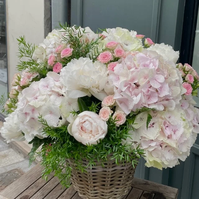Panier deuil, par La Maison Fleurie, fleuriste à Douai