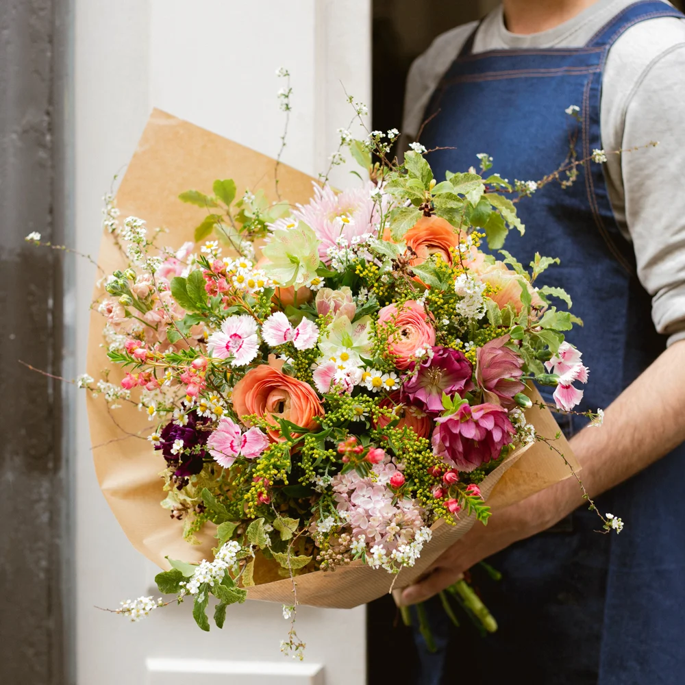 Livraison de fleurs Paris et proximité, par O'Fleurs D'Eglantine, artisan fleuriste