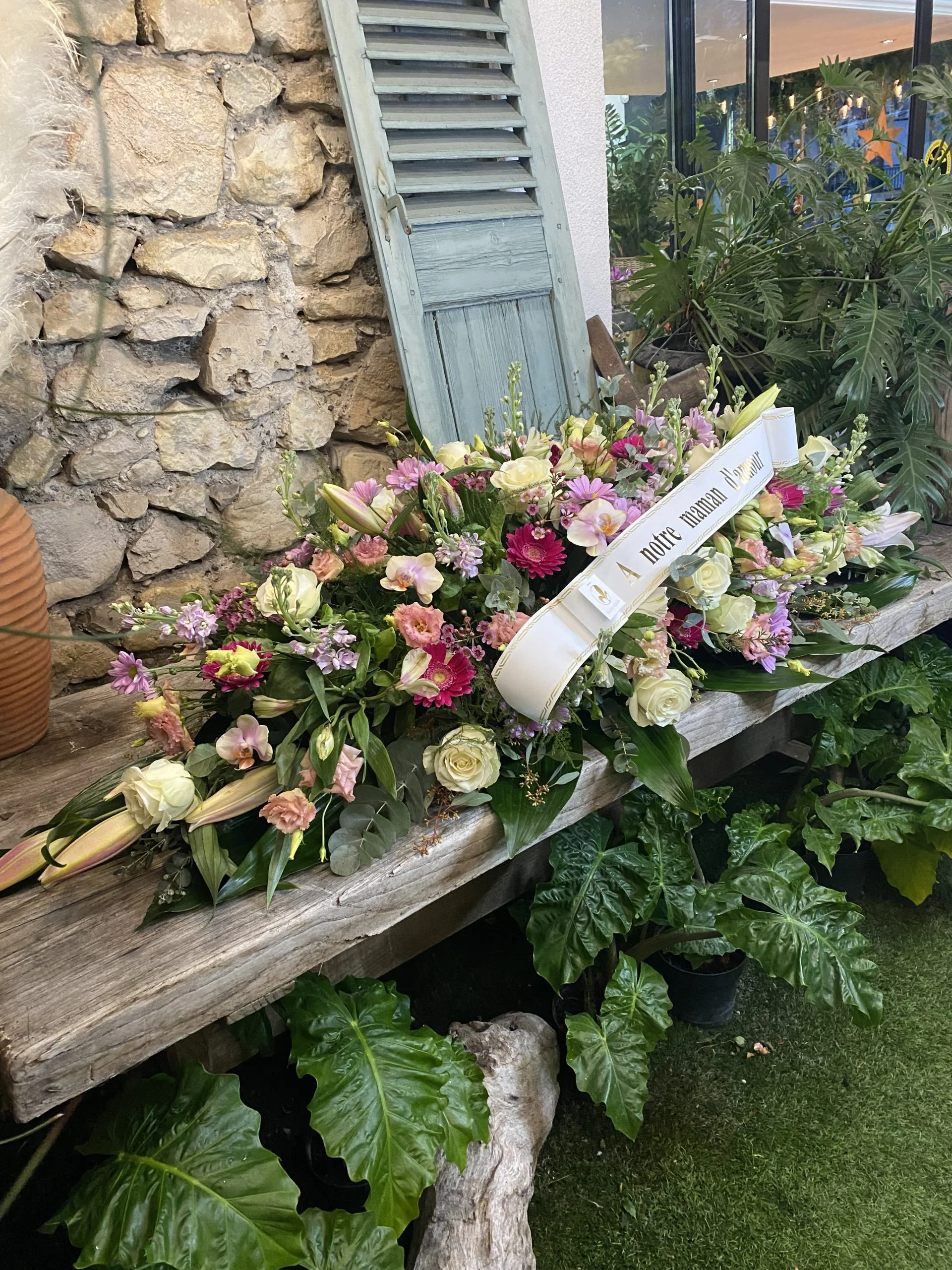 Raquette de Deuil, par Allard Fleurs, fleuriste à Antibes