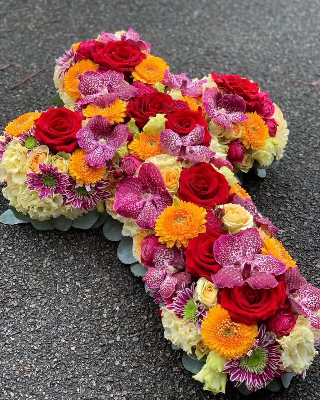 Croix Deuil, par Maxime B, fleuriste à Bouguenais