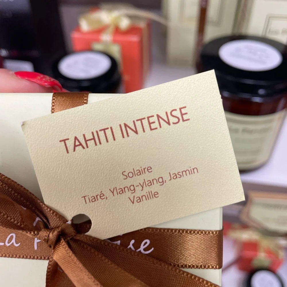 Bougie Parfumée Tahiti Intense, par Une Fleur Une Histoire, fleuriste à Le Chambon-Feugerolles