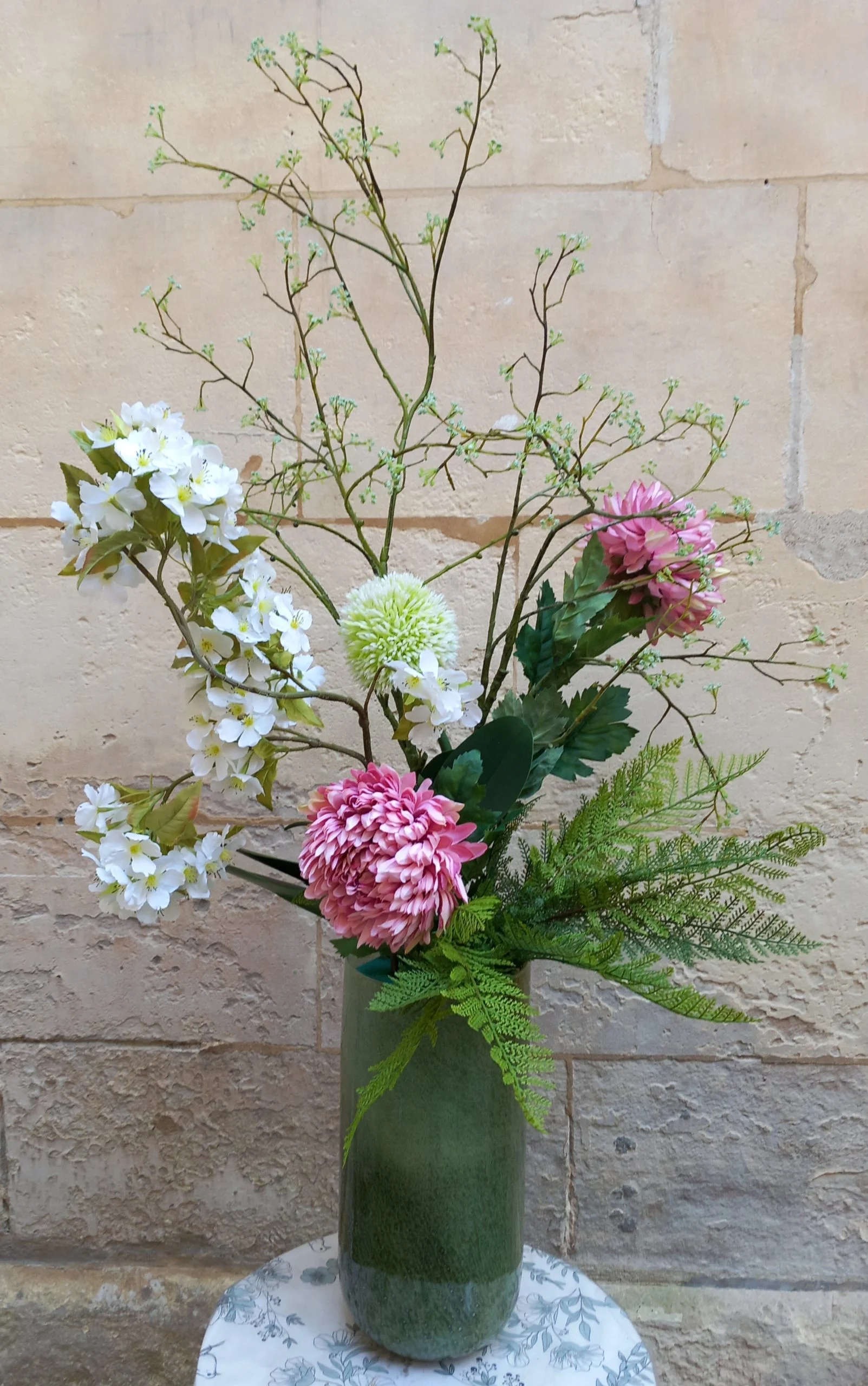 COMPOSITION FLEURS ARTIFICIELLES & VASE, par Apothéose, fleuriste à Caen