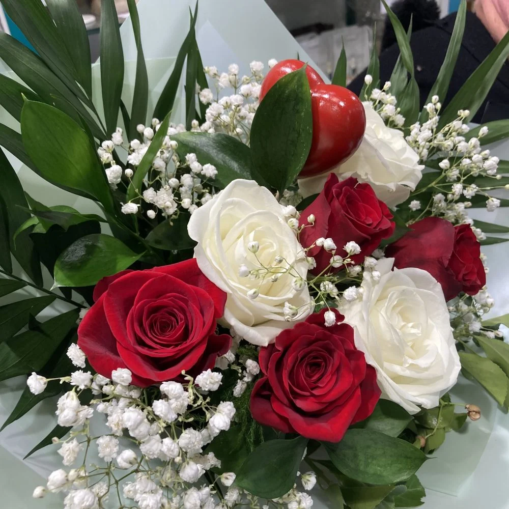 Bouquet de Boutique Geneve fleurs, par BOUTIQUE GENEVE FLEUR, fleuriste à Lourdes