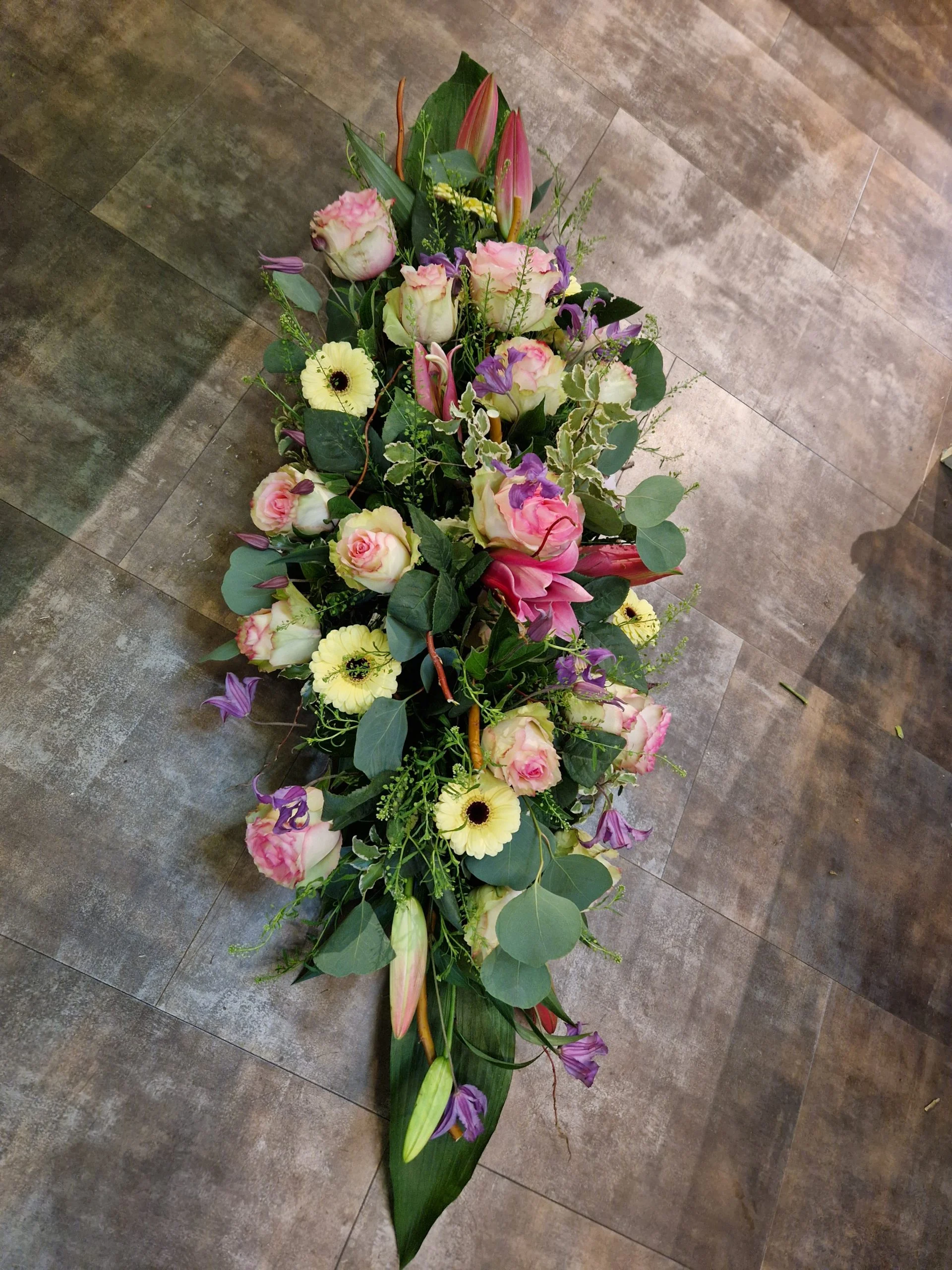 Raquette allongée, par Jo lafleur, fleuriste à Besançon