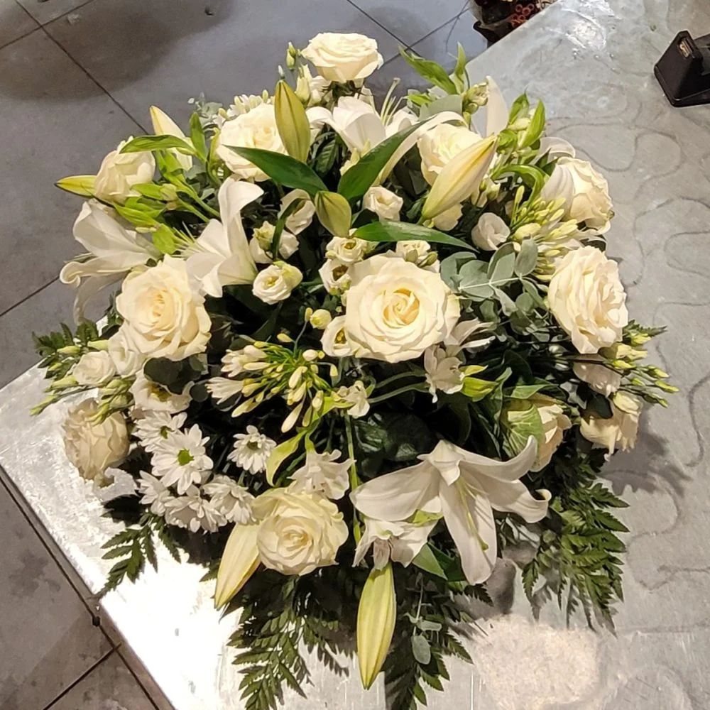 Composition Deuil, par Maison Philippe Bizet, fleuriste à Saint-Genis-Laval