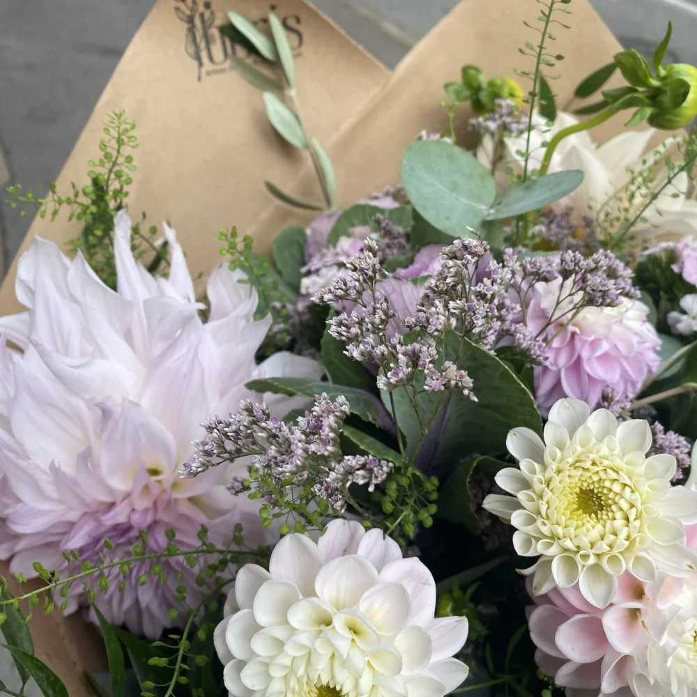 Bouquet de saison, par Iberis Annecy, fleuriste à Annecy