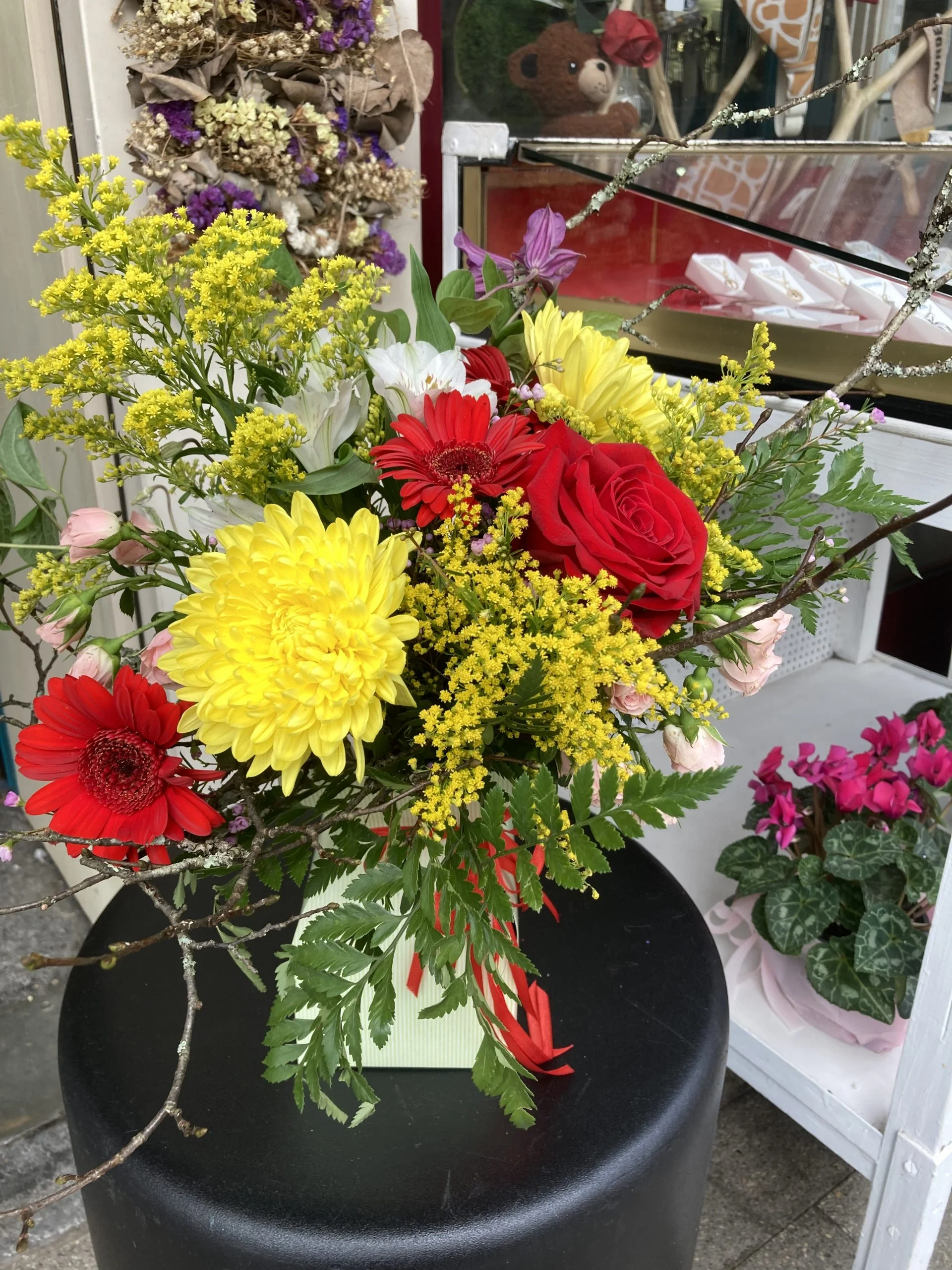 Bouquet Toussaint, par BOUTIQUE GENEVE FLEUR, fleuriste à Lourdes