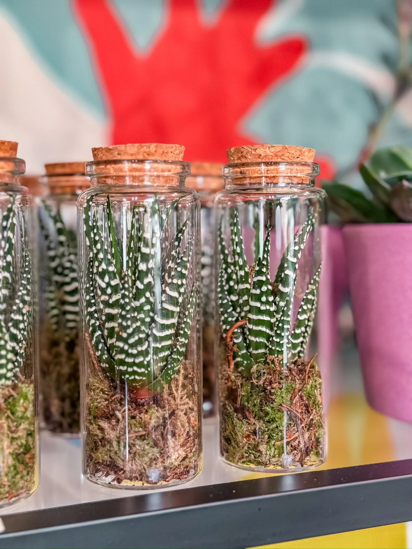 La petite fiole, par Cosmos Atelier Fleuriste, fleuriste à Franconville