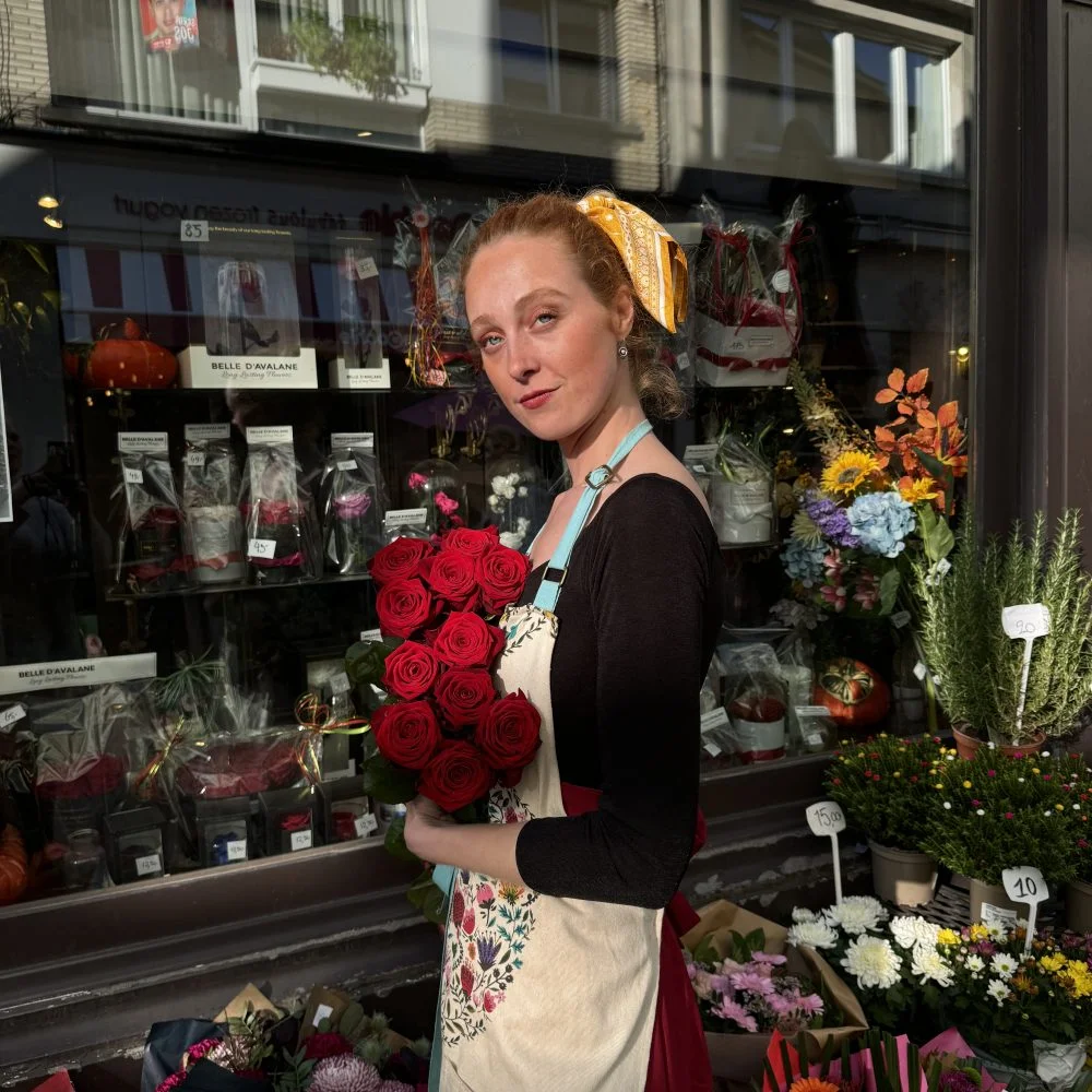 Roses rouges a la tige, par Flowers 7 Days, fleuriste à Antwerpen