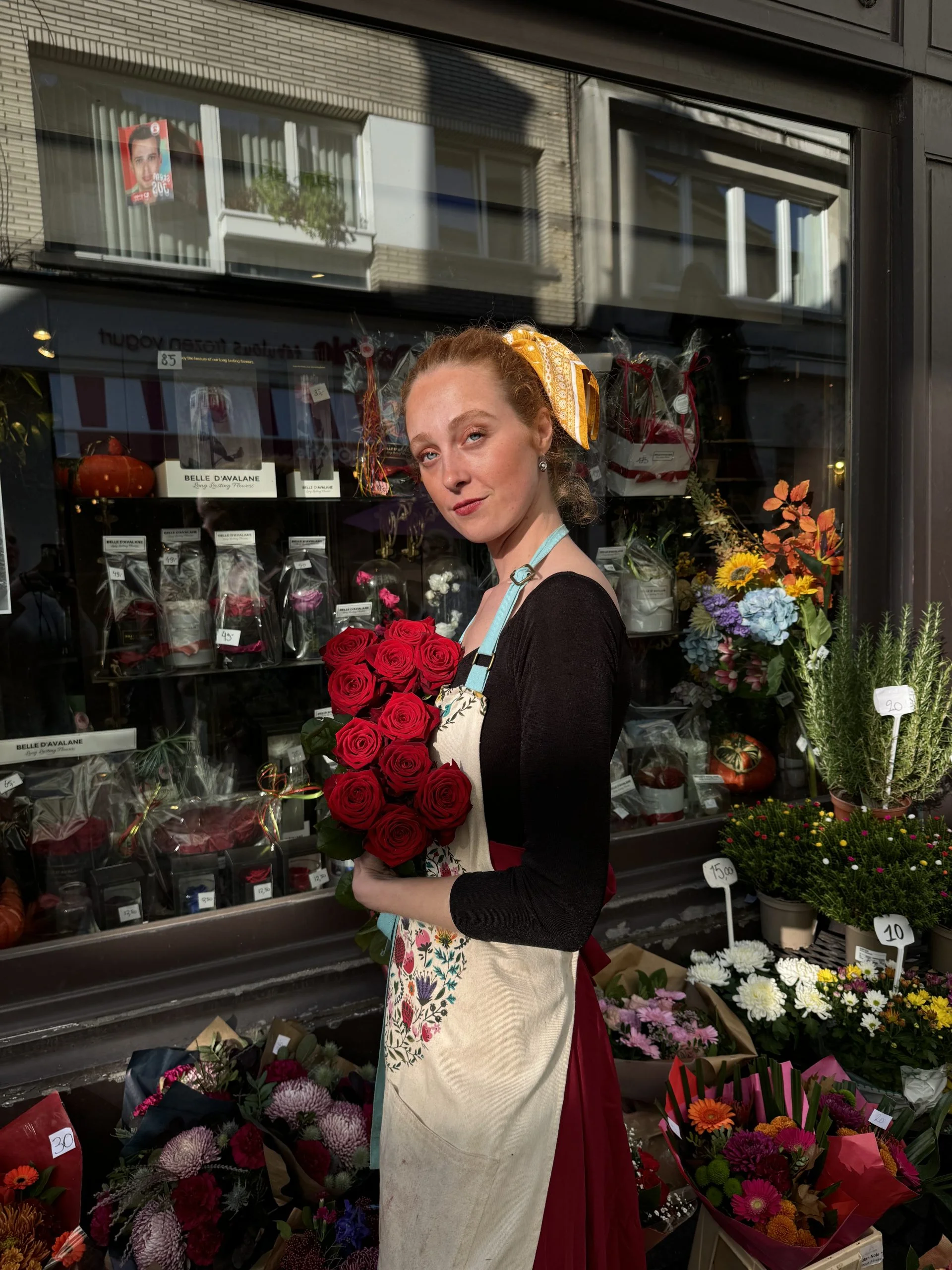 Roses rouges a la tige, par Flowers 7 Days, fleuriste à Antwerpen
