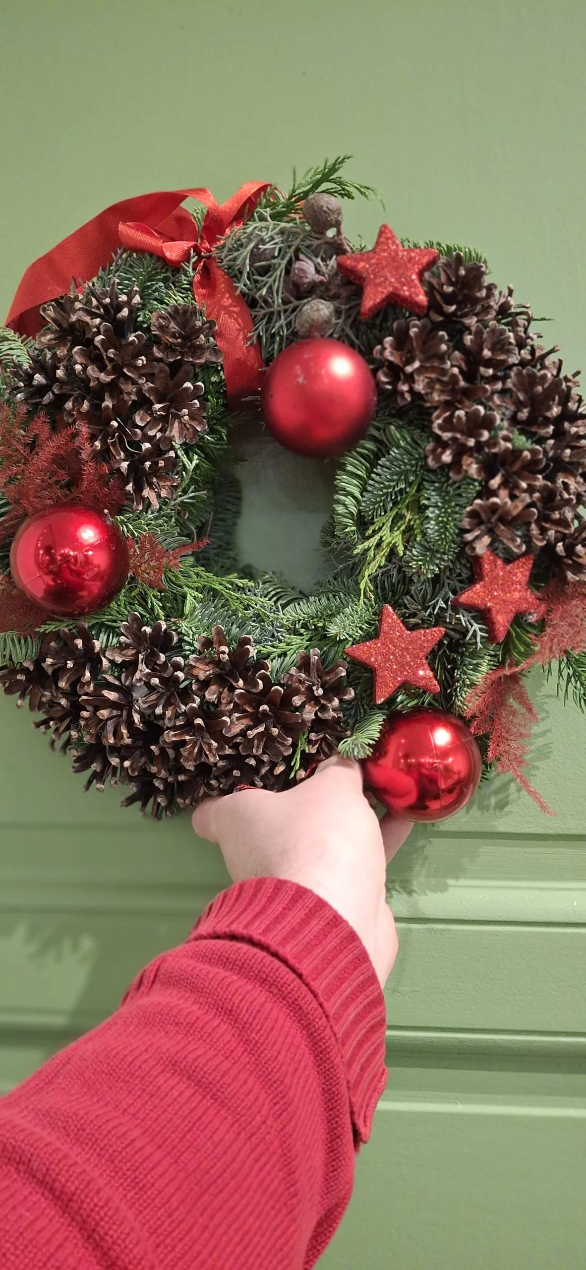 couronne de noel, par Art Floral Le Puy en Velay, fleuriste à Le Puy-en-Velay