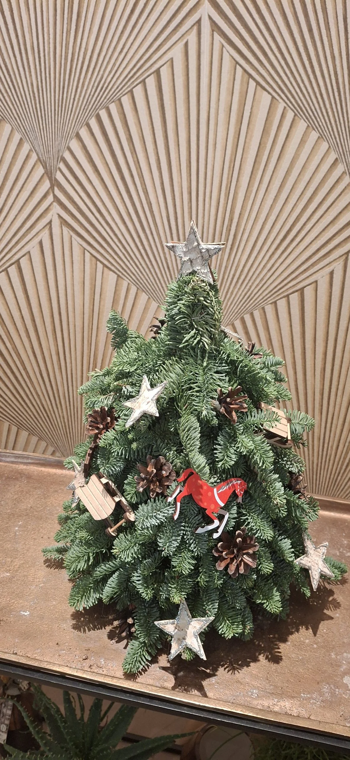 mon sapin de noel, par Art Floral Le Puy en Velay, fleuriste à Le Puy-en-Velay