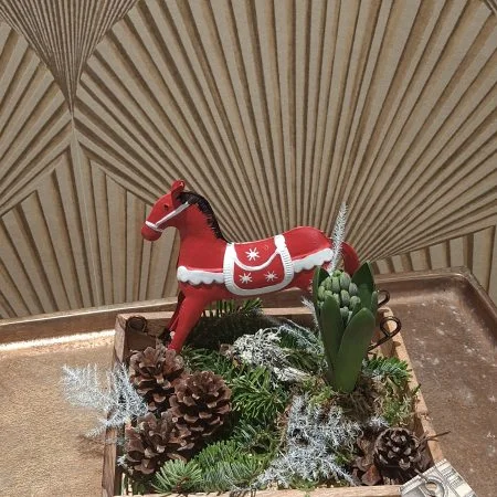 plateau noël jacinthe, par Art Floral Le Puy en Velay, fleuriste à Le Puy-en-Velay