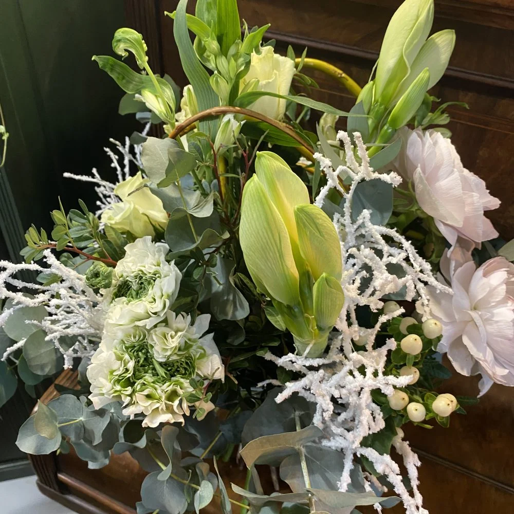 Bouquet Blanc court, par Isabelle Brethomé, fleuriste à Les Sables-d'Olonne