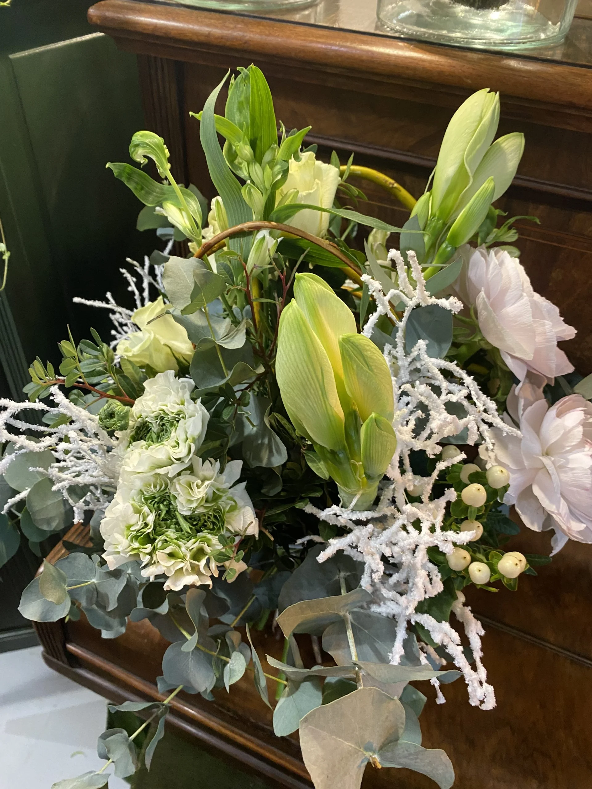 Bouquet Blanc court, par Isabelle Brethomé, fleuriste à Les Sables-d'Olonne