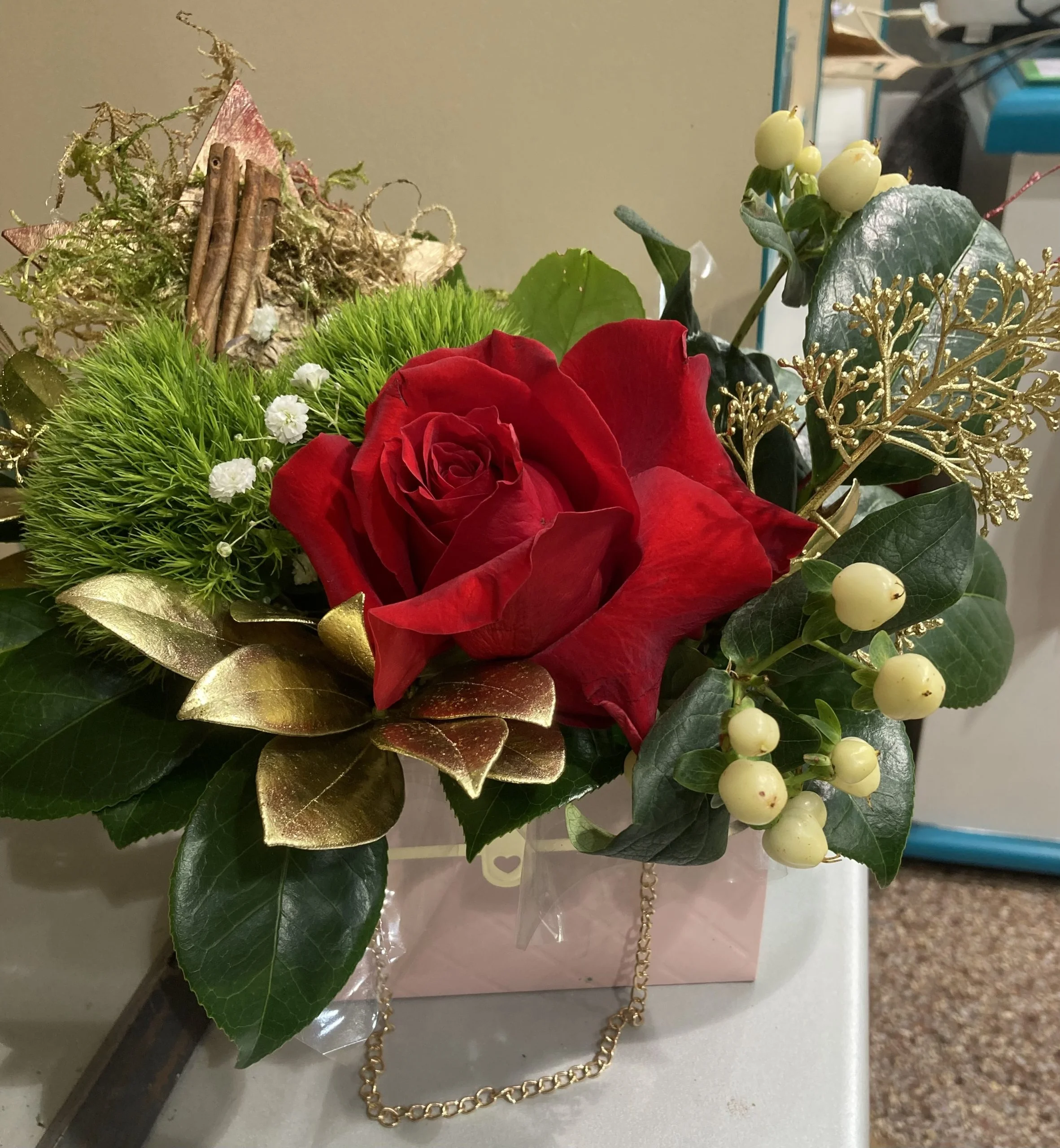 Bouquet Hiver, par BOUTIQUE GENEVE FLEUR, fleuriste à Lourdes