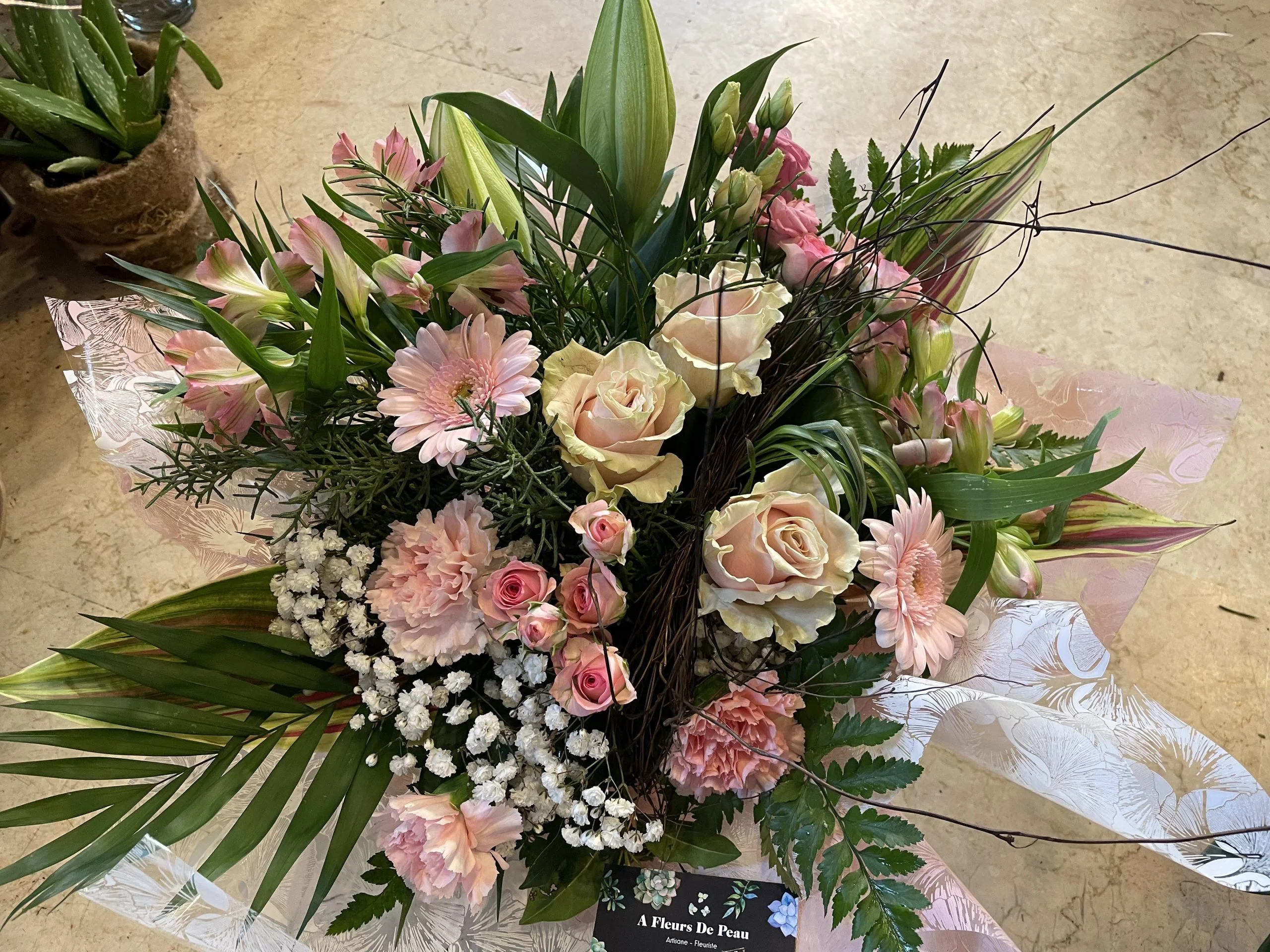 bouquet hiver en pastelle, par A fleurs de peau, fleuriste à Les Mureaux