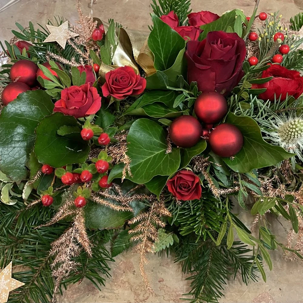 chemin de table pour les fêtes de fin d année, couleurs au choix du client, par A fleurs de peau, fleuriste à Les Mureaux