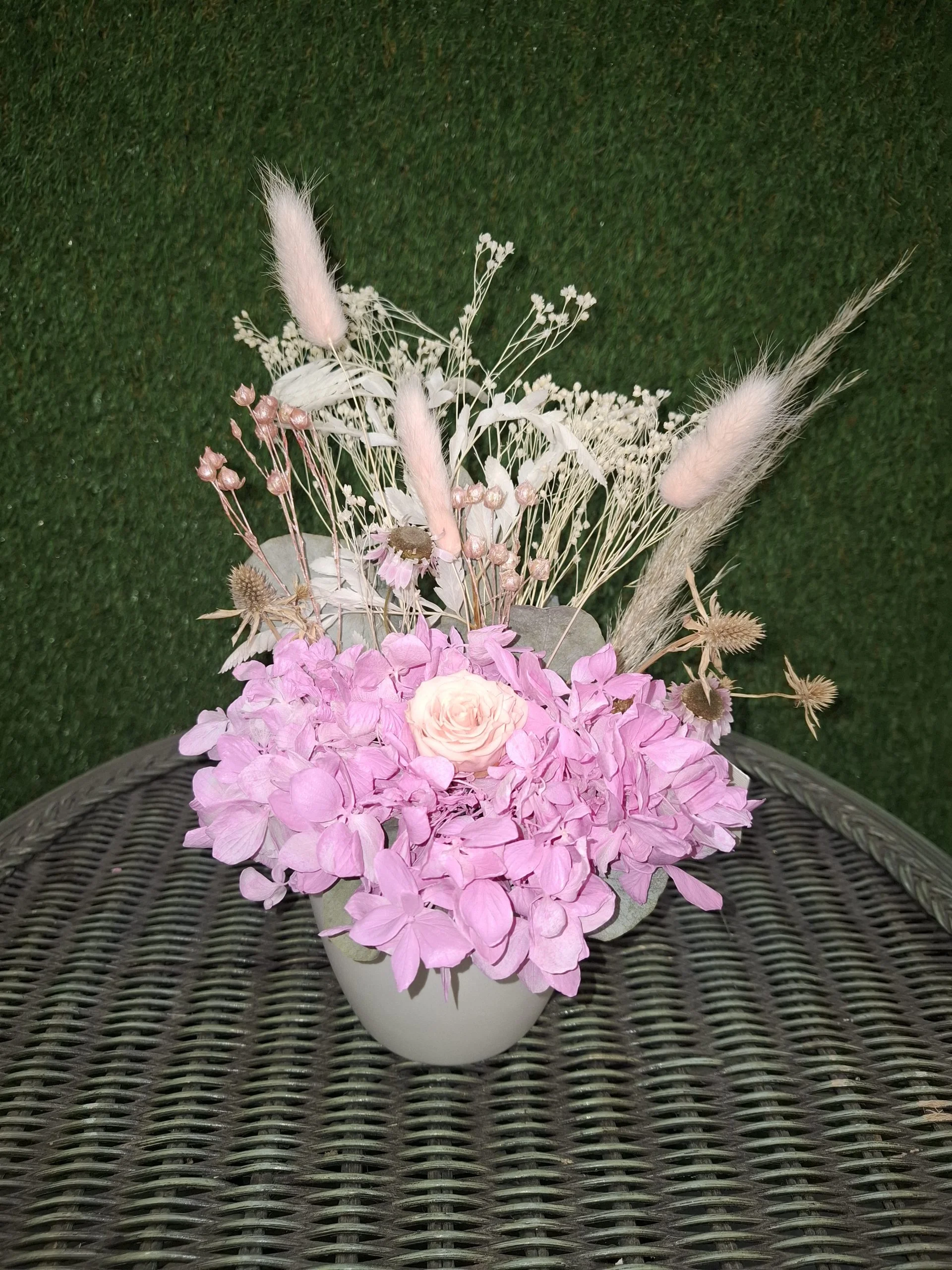 Composition douceur, par MISS JANY FLEURS, fleuriste à Roubaix