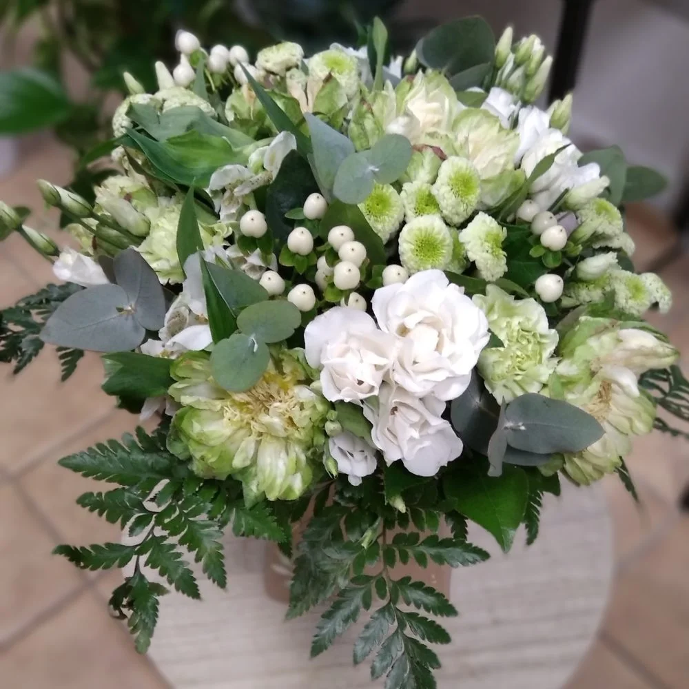 Bouquet avec Réserve d'Eau, par Bonheur des fleurs, fleuriste à La Montagne