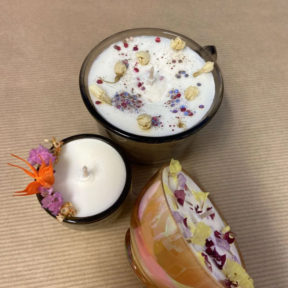 Bougie florale, par Eglantine Fleuriste, fleuriste à Bouguenais