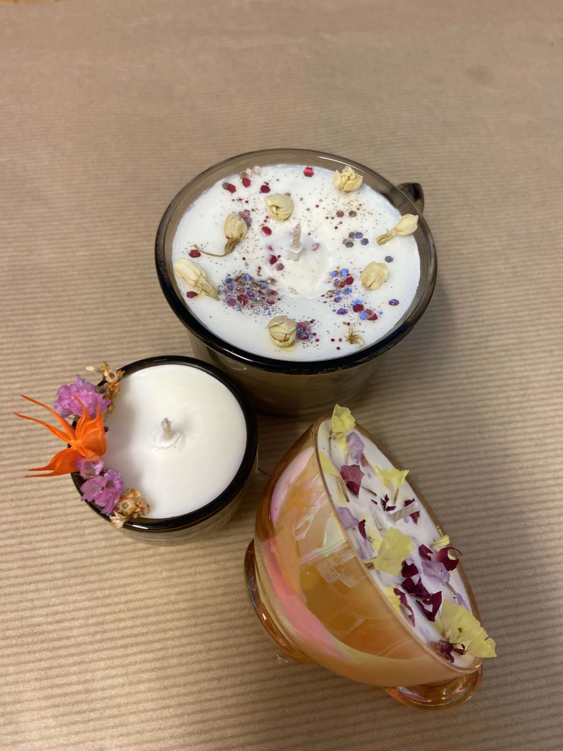 Bougie florale, par Eglantine Fleuriste, fleuriste à Bouguenais