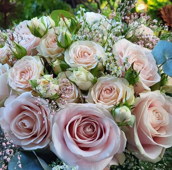 Bouquet de Roses roses, par Les Secrets de Liège, fleuriste à Valenciennes