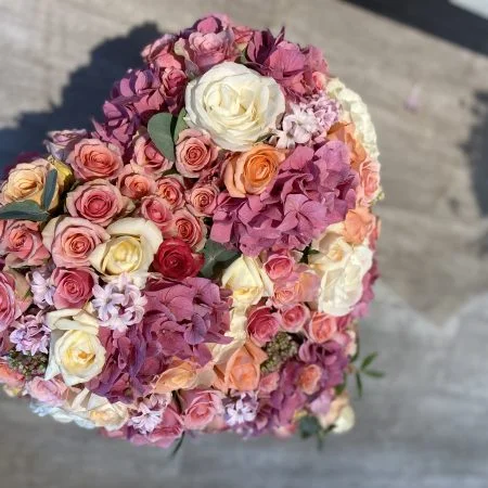 Coeur, par Magnolia Fleuriste, fleuriste à Antibes