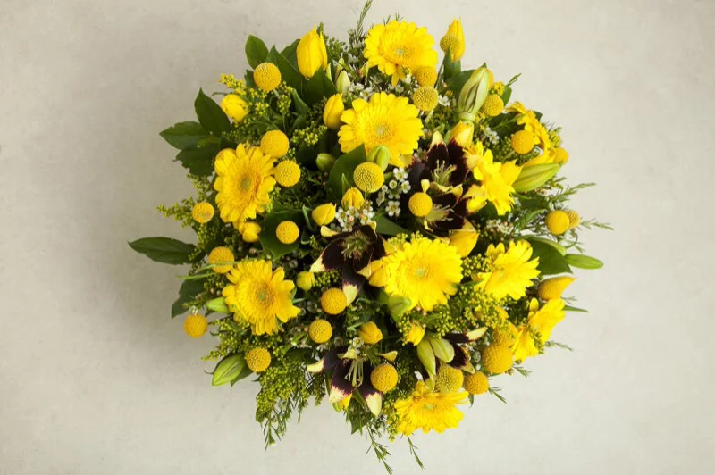 Yellow, par Carisma, fleuriste à Anvers