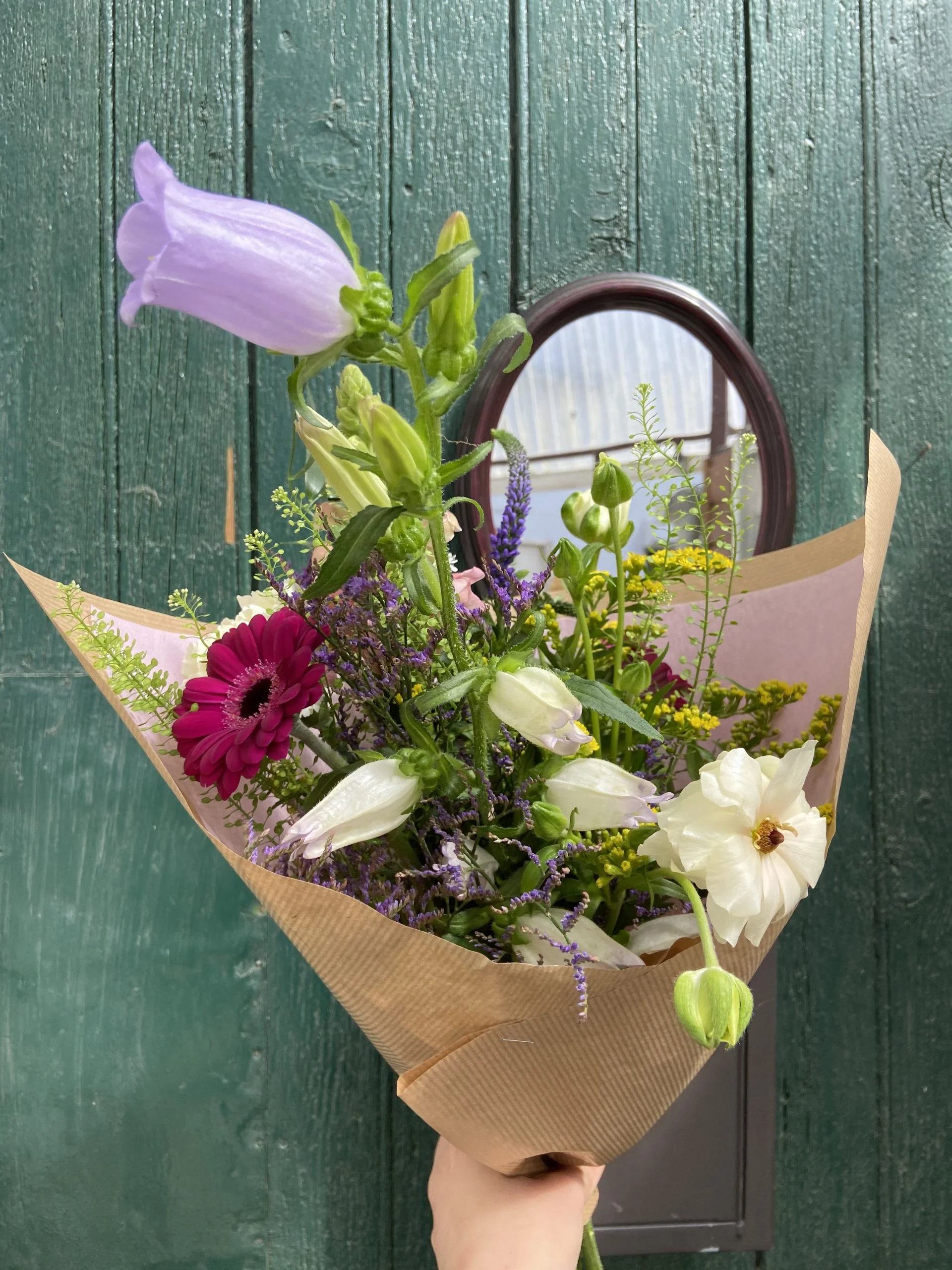 Bouquet déstructuré, par Eglantine Fleuriste, fleuriste à Bouguenais
