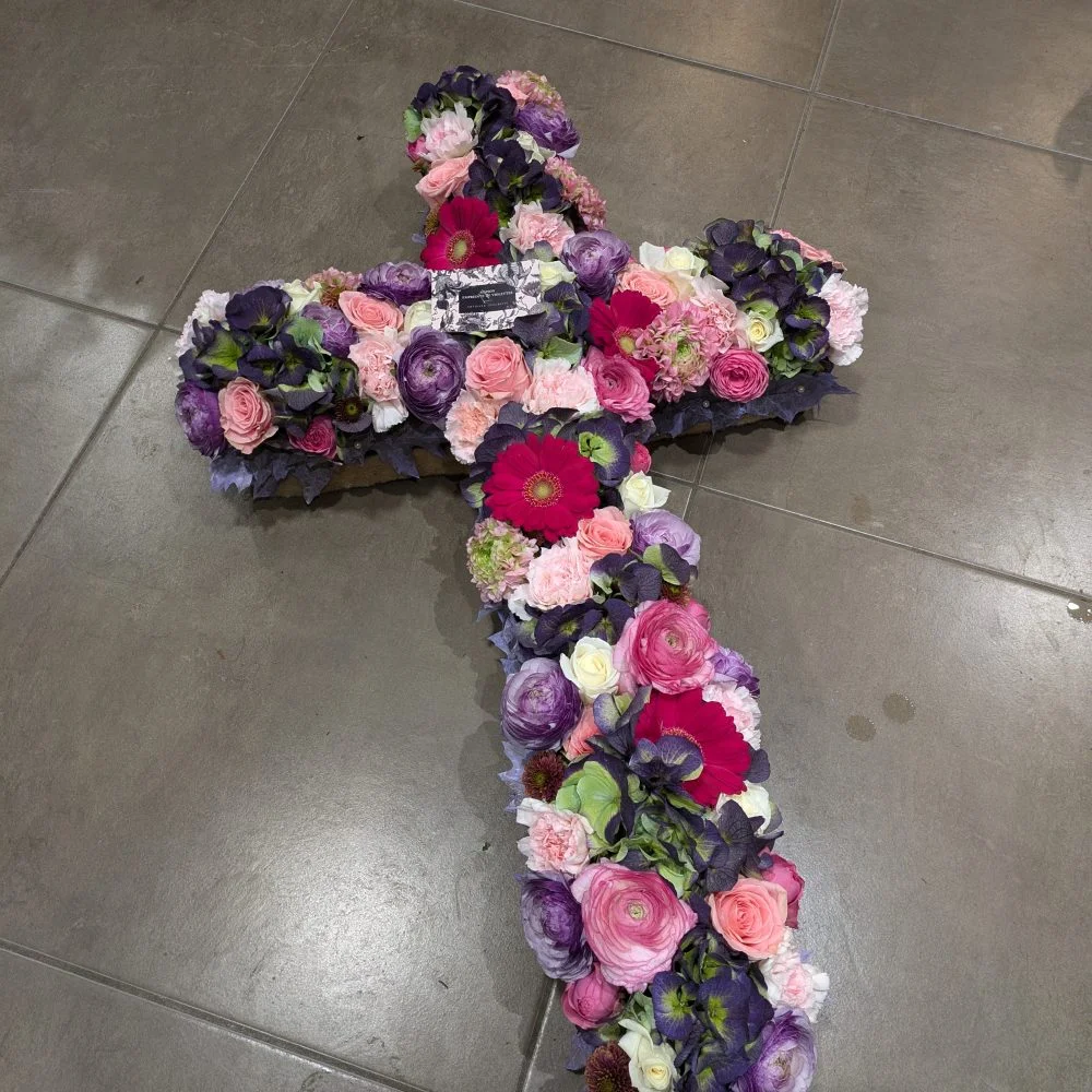 Crux, par Empreinte de Violettes, fleuriste à Six-Fours-les-Plages