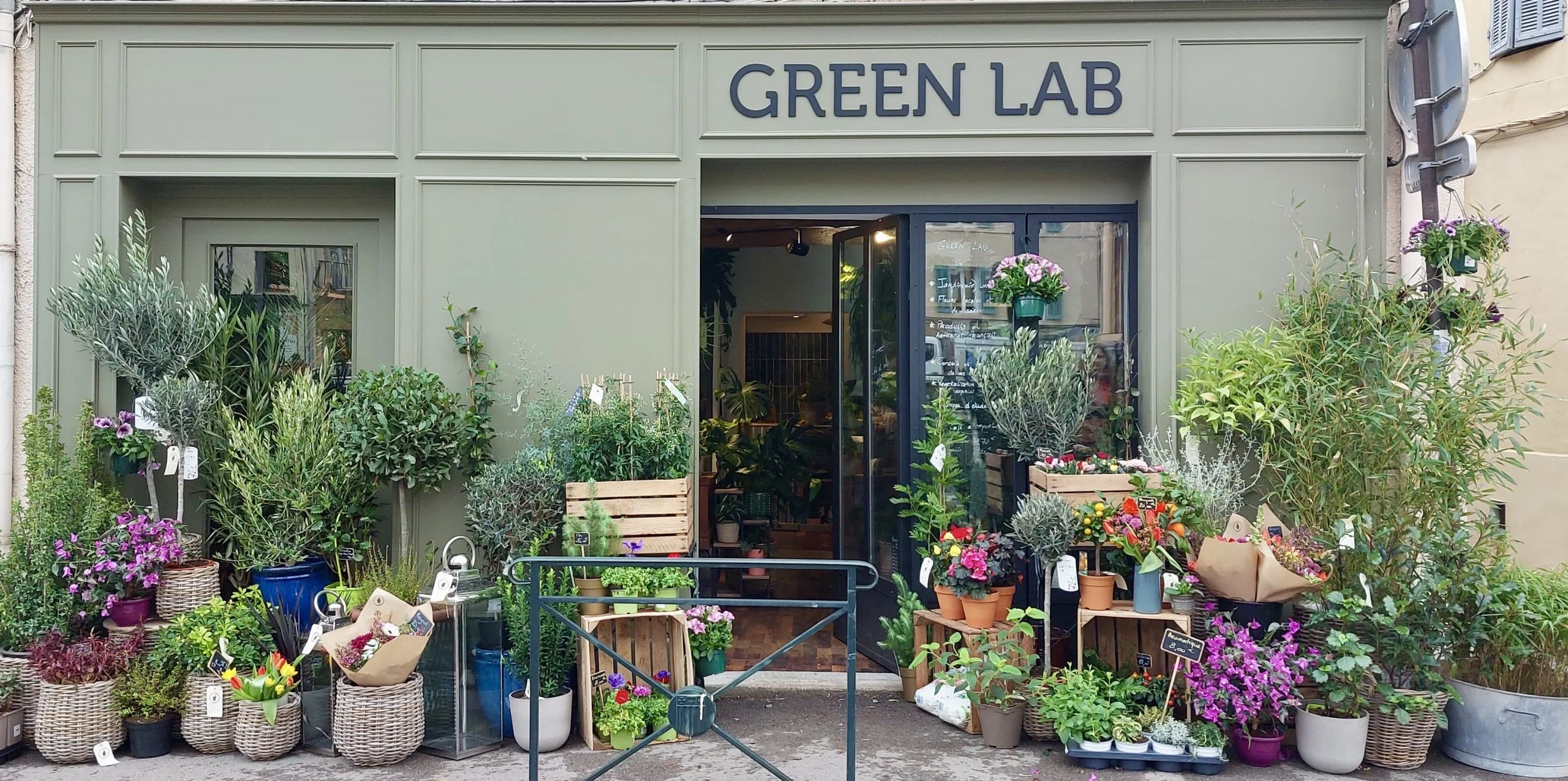 Livraison de fleurs Aix-en-Provence et proximité, par Green Lab, artisan fleuriste