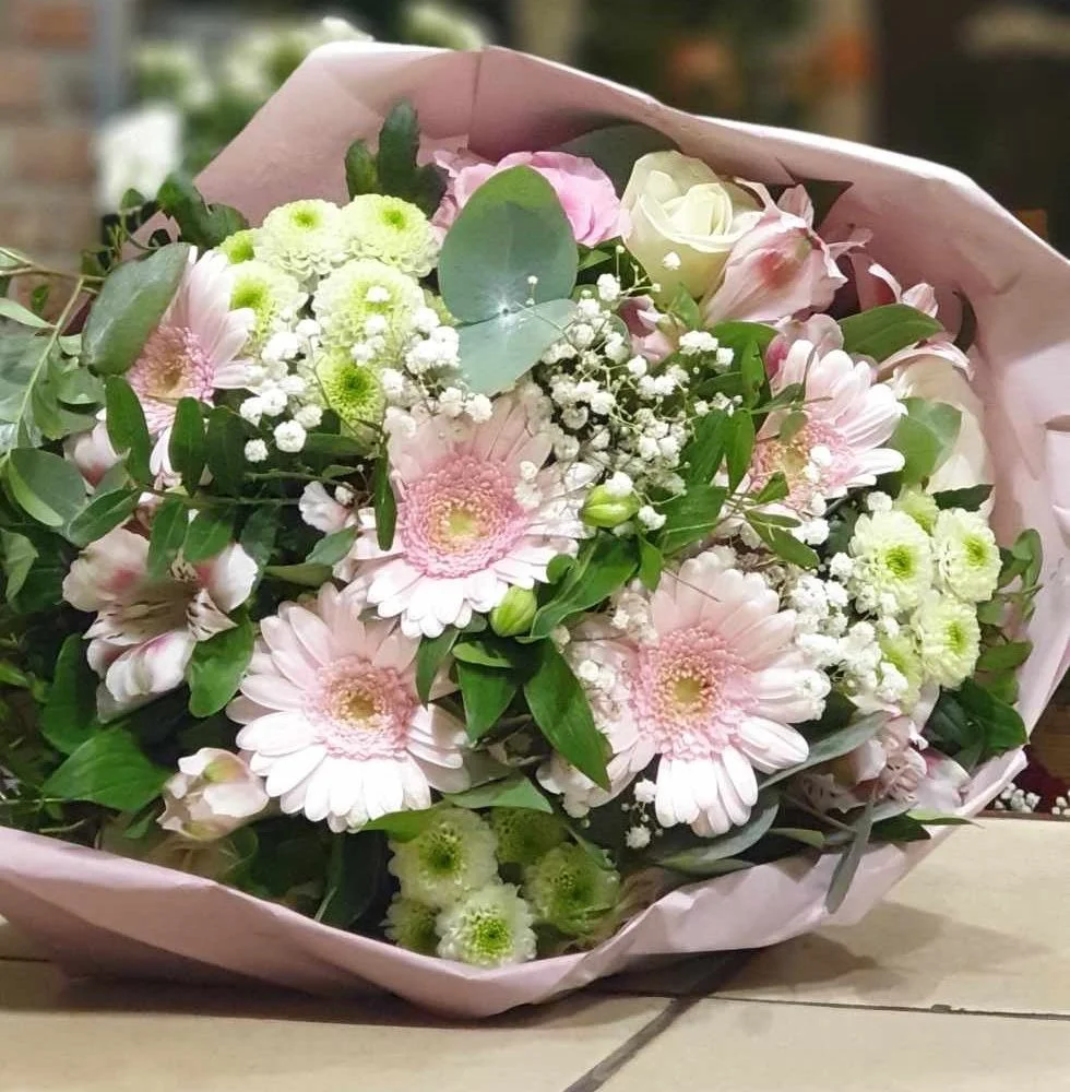 Bouquet Fête des Grands-Mères, par Fleurs Baccara, fleuriste à Dour