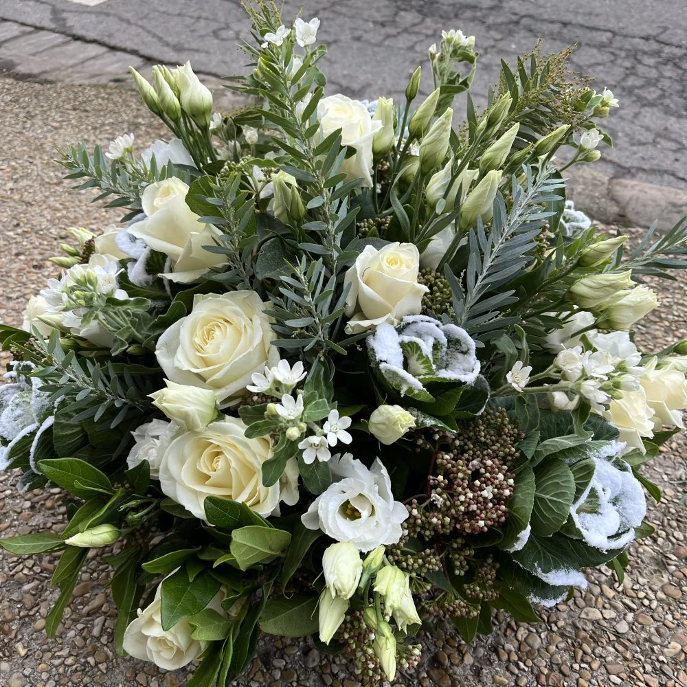 Coussin de deuil, par 15 Au Jardin, fleuriste à Bièvres