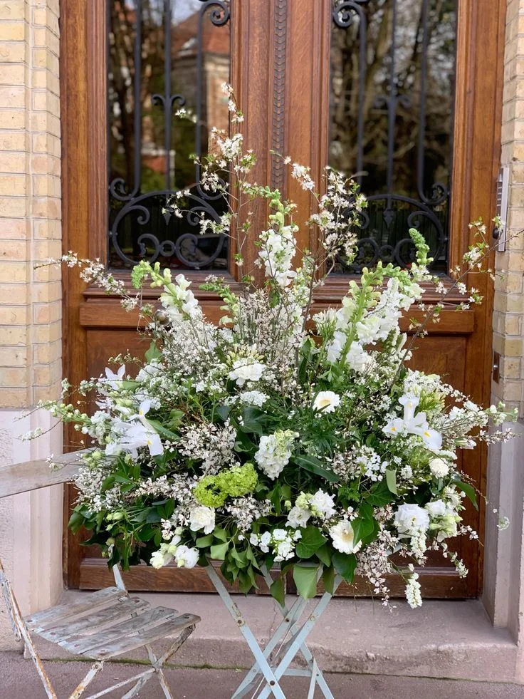 coussin de fleurs – deuil, par Art Végétal, fleuriste à Corbas