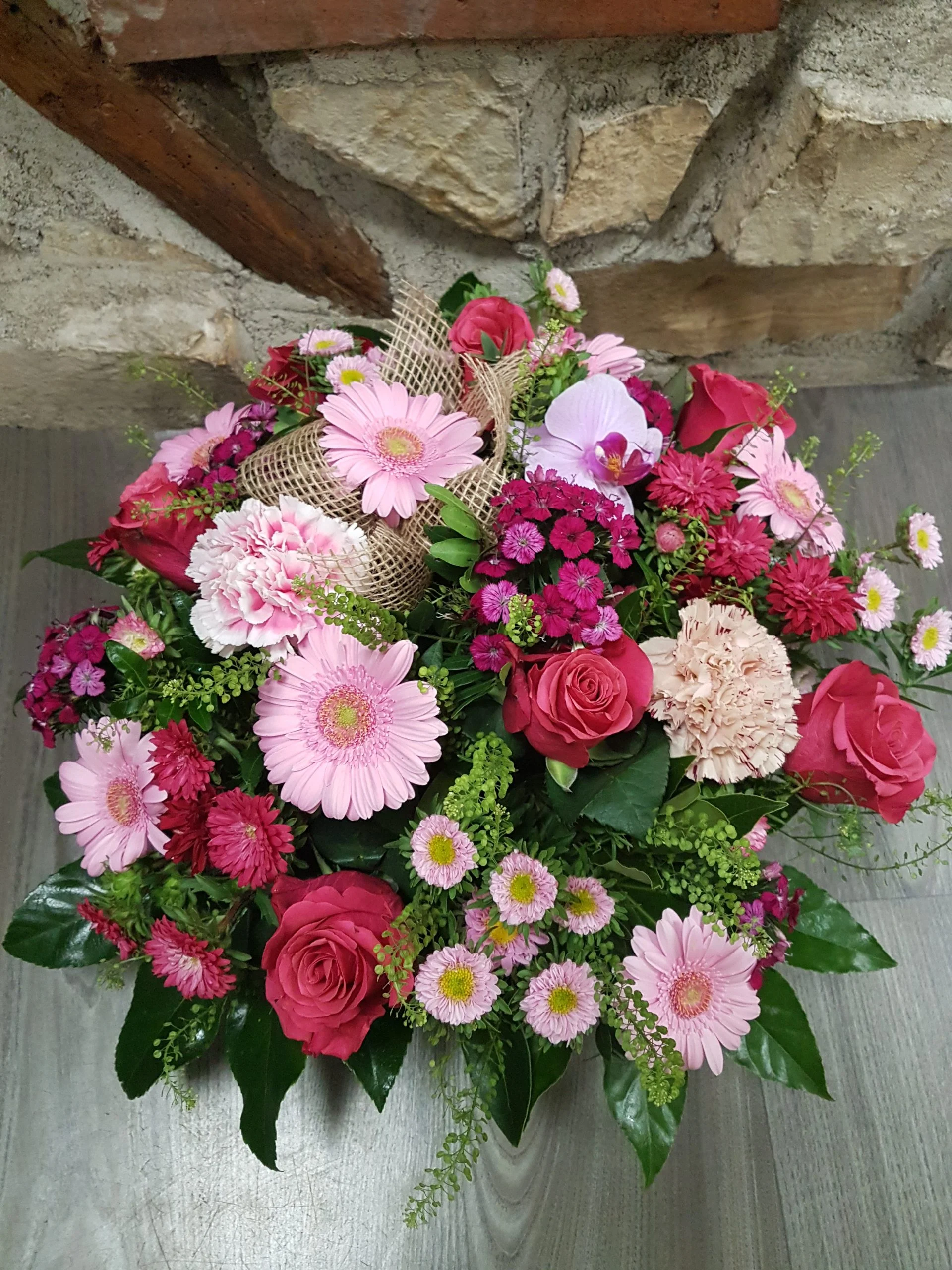 coupe de fleurs deuil rose, par Passionnement, fleuriste à Carmaux
