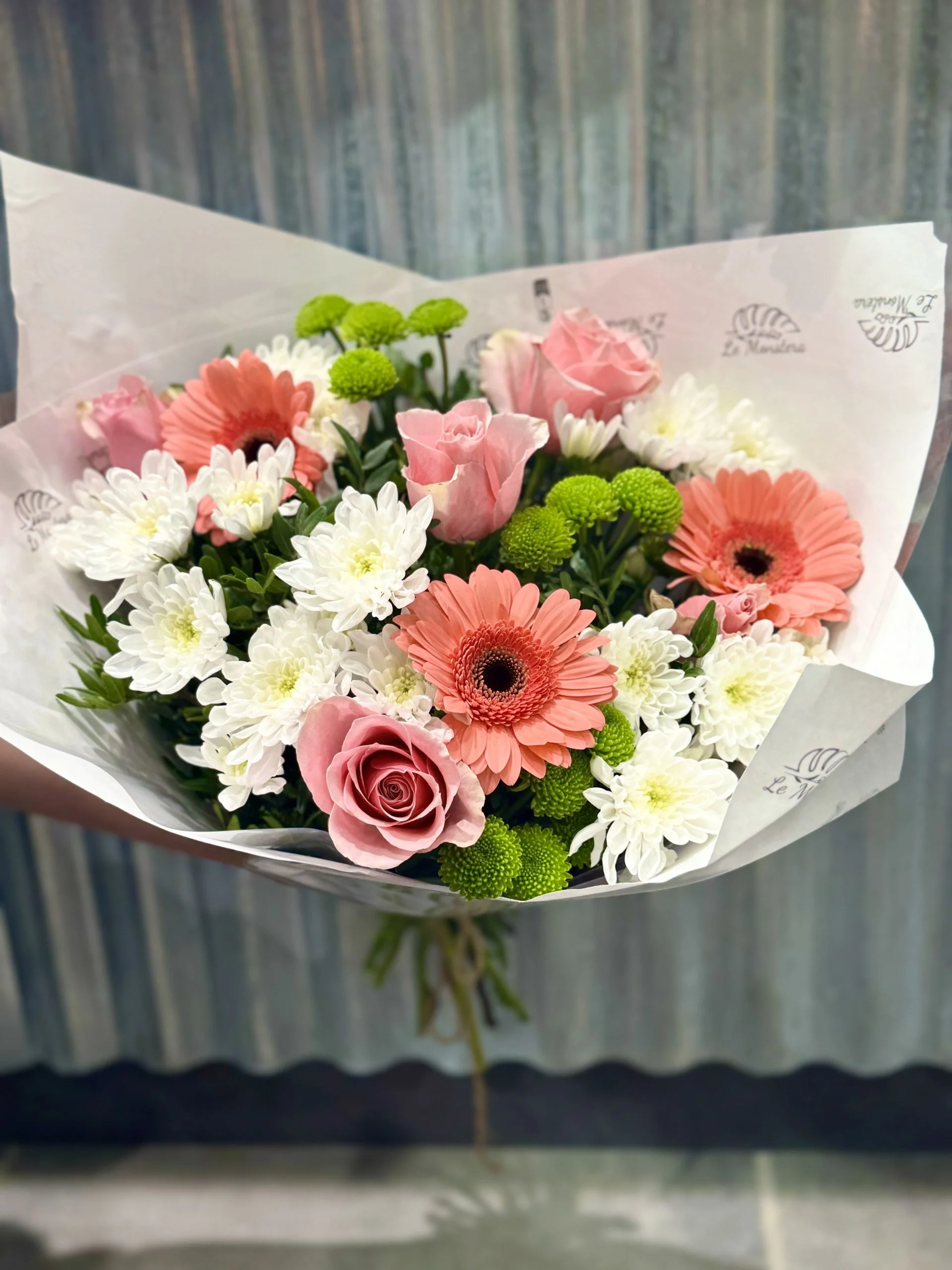 Bouquet 4 saisons Rose, par Le Monstera, fleuriste à Les Pavillons-sous-Bois