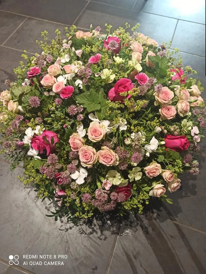 coussin rond champêtre, par Canopée, fleuriste à Bourgueil