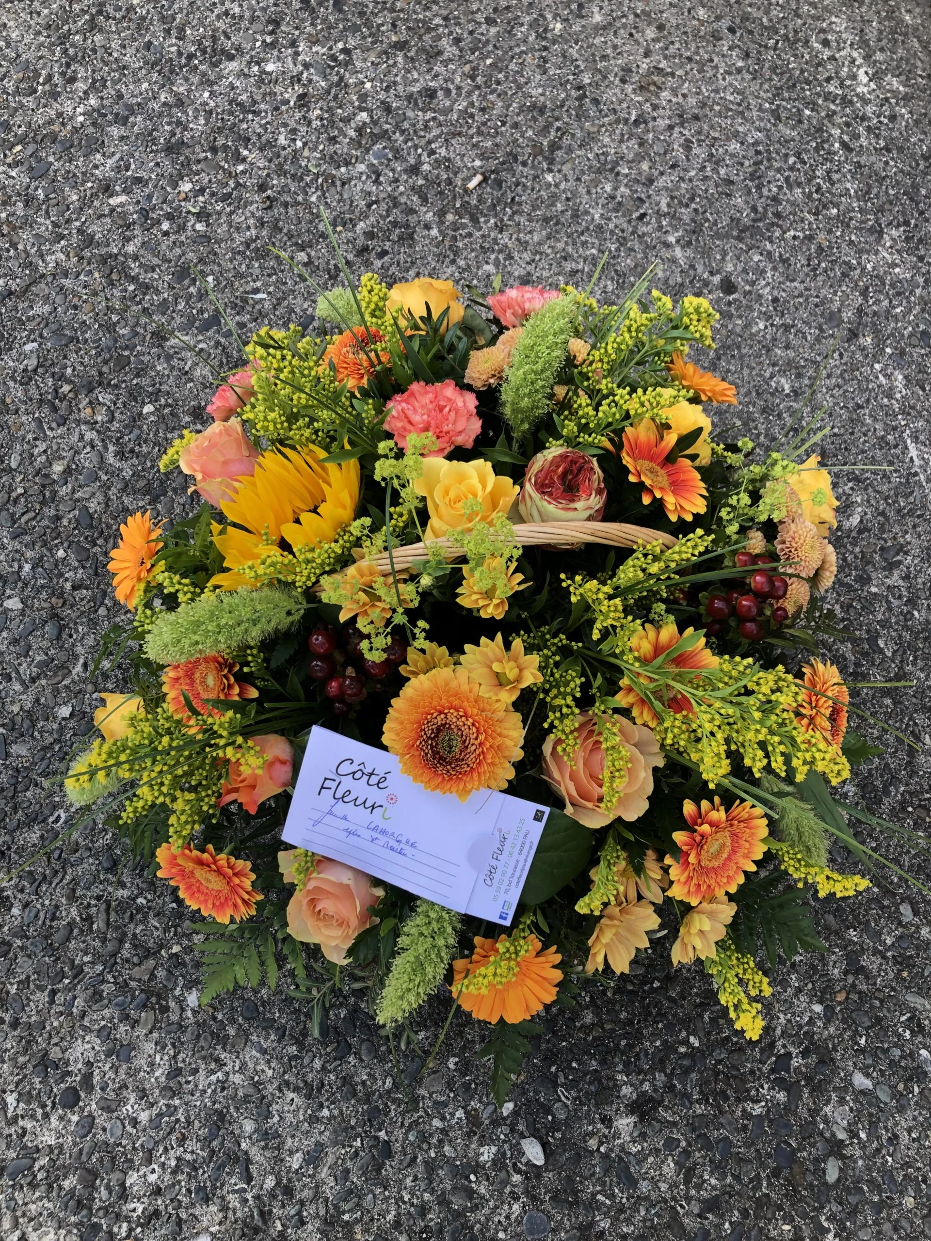 Gerbe de Deuil, par Côté Fleuri, fleuriste à Pau