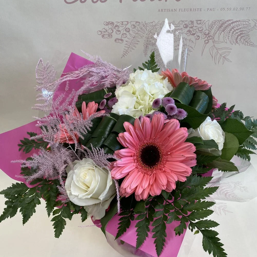 Bouquet Naissance, par Côté Fleuri, fleuriste à Pau