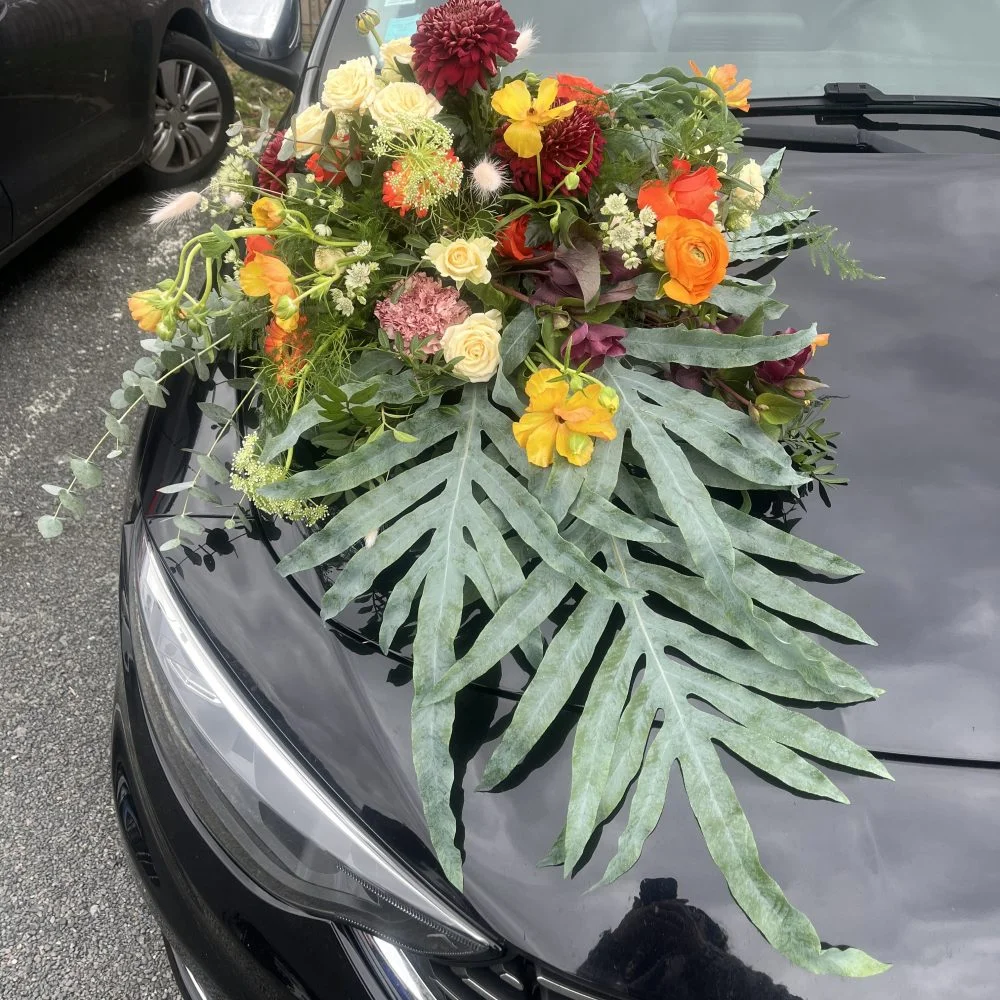 Décor de voiture, par Hanakawa, fleuriste à Meudon