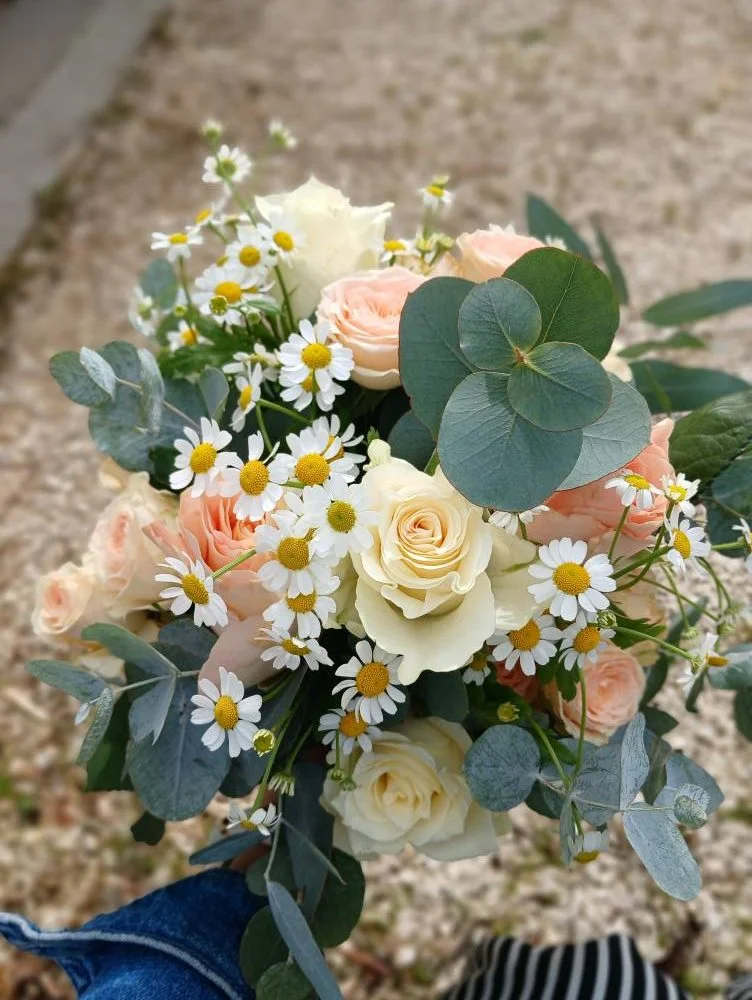 Bouquet Printemps( photo non contractuelle), par Camomille Fleuriste Nomade, fleuriste à Rivières